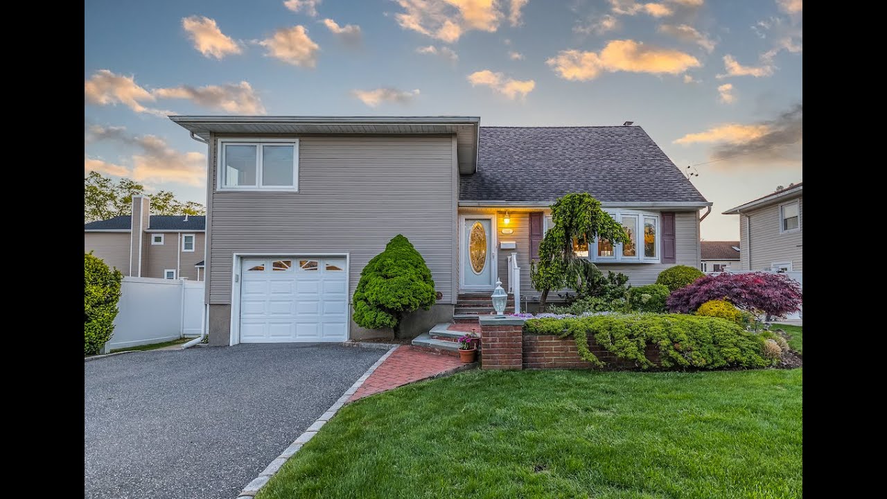 New Listing! 2392 Mattituck Ave, Seaford NY YouTube