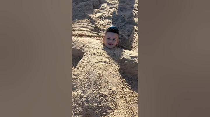 O Mc Lorenzo foi enterrado na areia 😨 #mclorenzo #viral #foryou  #creator