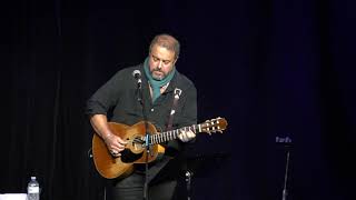 Raul Malo sings "harvest Moon"