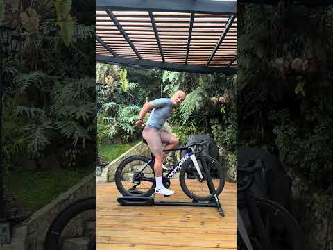 Dolor lumbar al subir en bicicleta: este error al pedalear puede empeorarlo