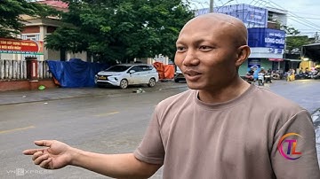 Ôtô thoát ngập nước nhờ dùng bạt bọc kín