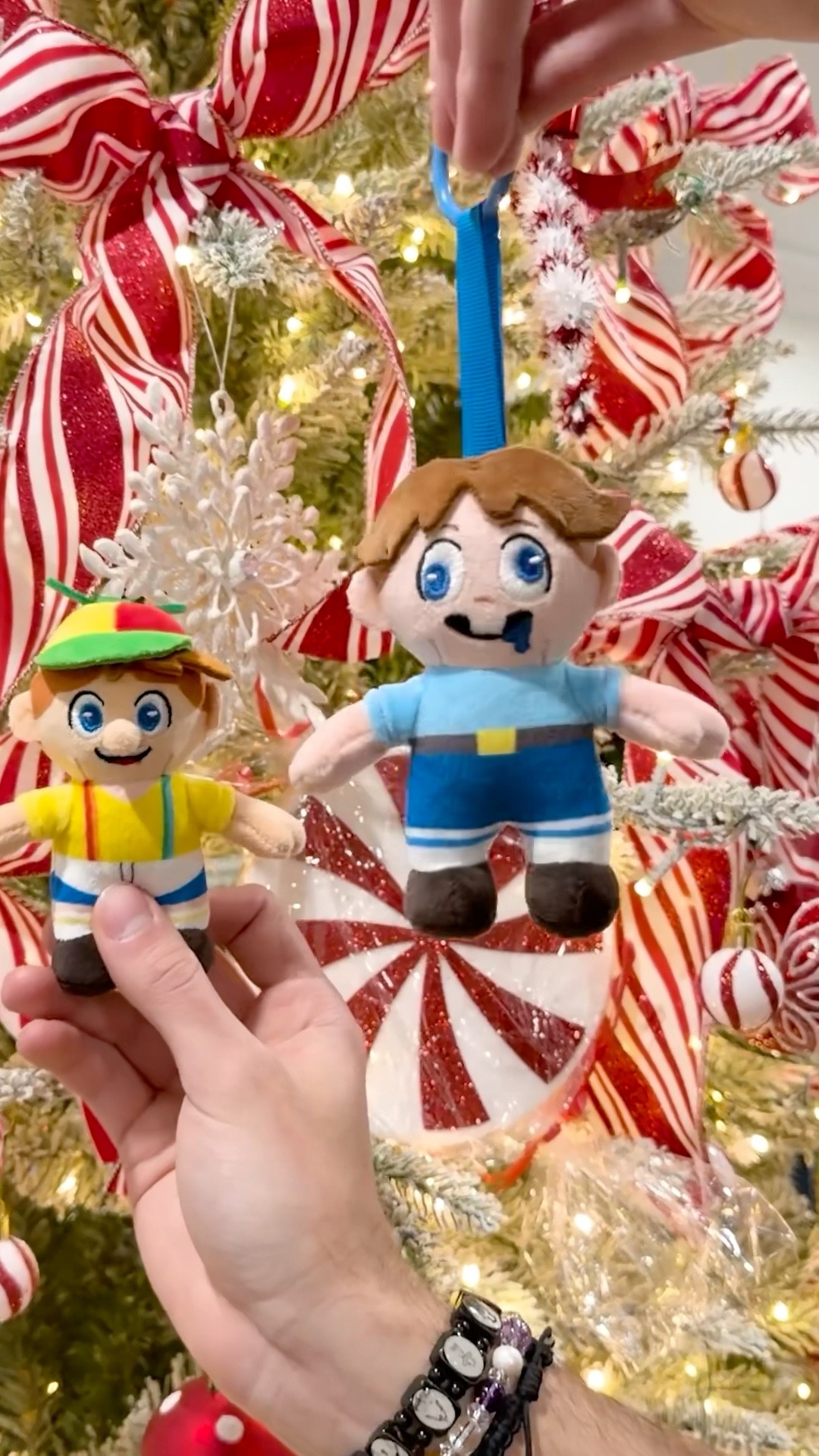 Johnny Becomes a KEYCHAIN! - YouTube