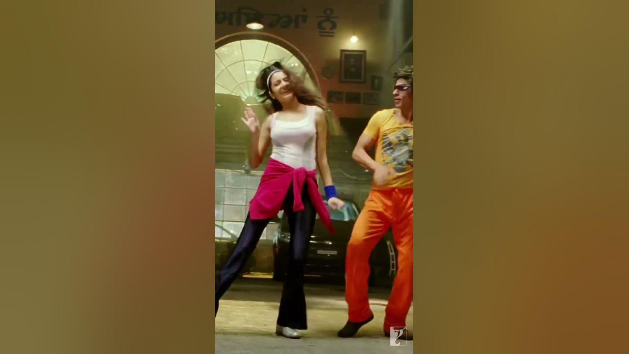 Groove to the Beat!🎵 #dancepechance #rabnebanadijodi #shahrukhkhan #anushkasharma #dance #yrfshorts