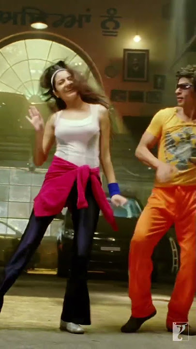 Groove to the Beat!🎵 #dancepechance #rabnebanadijodi #shahrukhkhan #anushkasharma #dance #yrfshorts