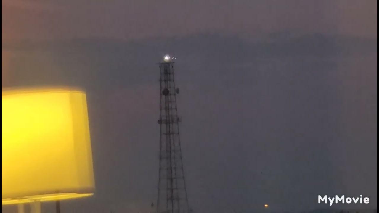 catching-the-ameren-ue-tower-going-into-night-mode-youtube