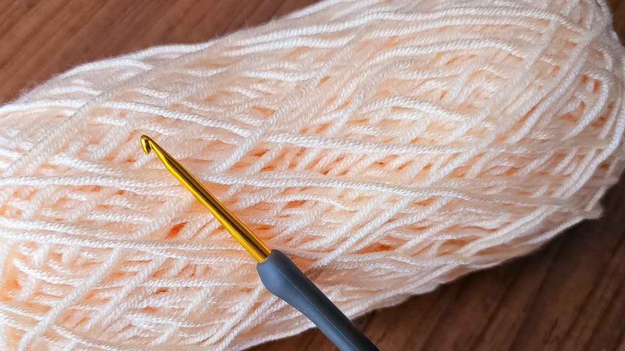 Элегантная и красивая модель для вязания крючком. Вы должны связать ее немедленно. вязание крючком