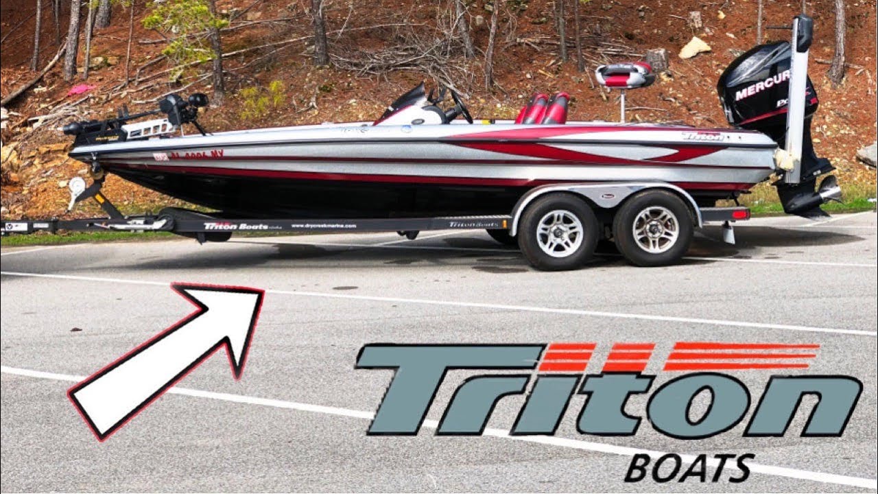 NEW BOAT WALKTHROUGH - I Bought My First BOAT !!! - YouTube