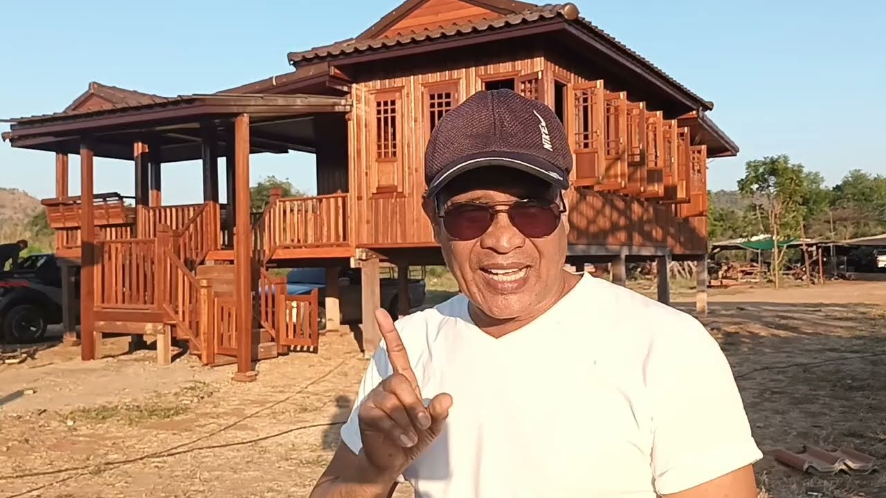 บ้านทรงปั้นหยาฝาบังใบพิกัดร้านสุวรรณค้าไม้ร้านน้องน้ำผึ้งนครสวรรค์หลังนี้ราคา 850,000 บาท สนใจติดต่อ