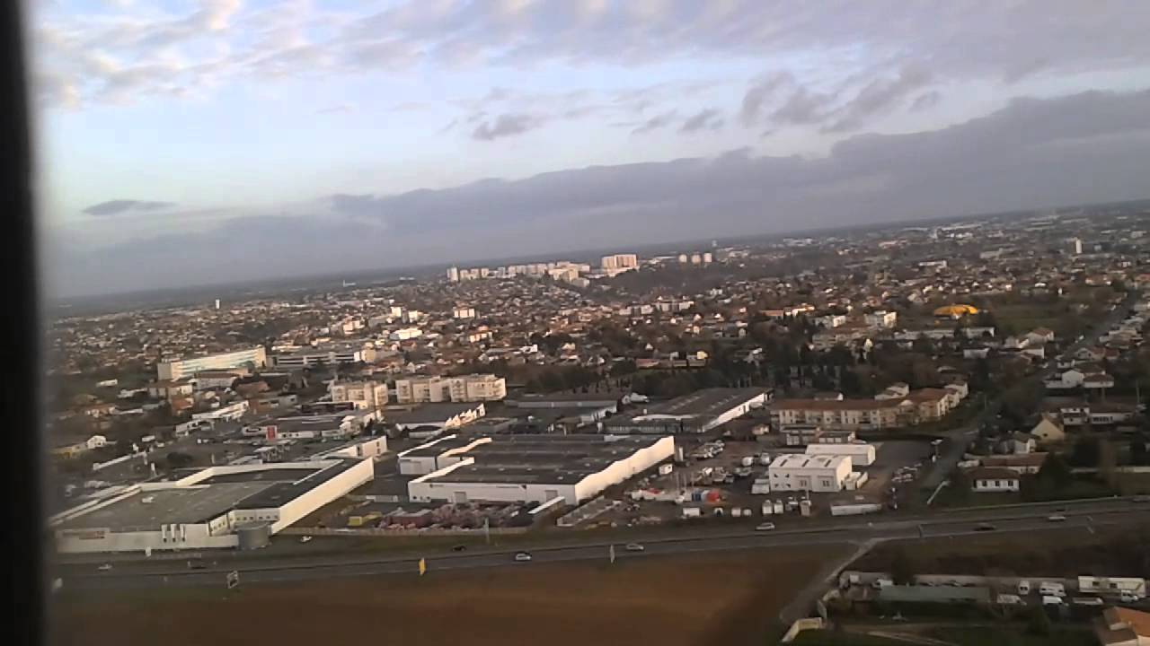 Ryanair - Décollage de l'aeroport de Poitiers / Takeoff from Poitiers