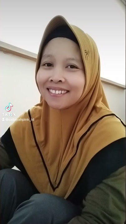 Vidio parodi tik tok ustadzah mumpuni kantor Kuala lumpur 😀😀😀