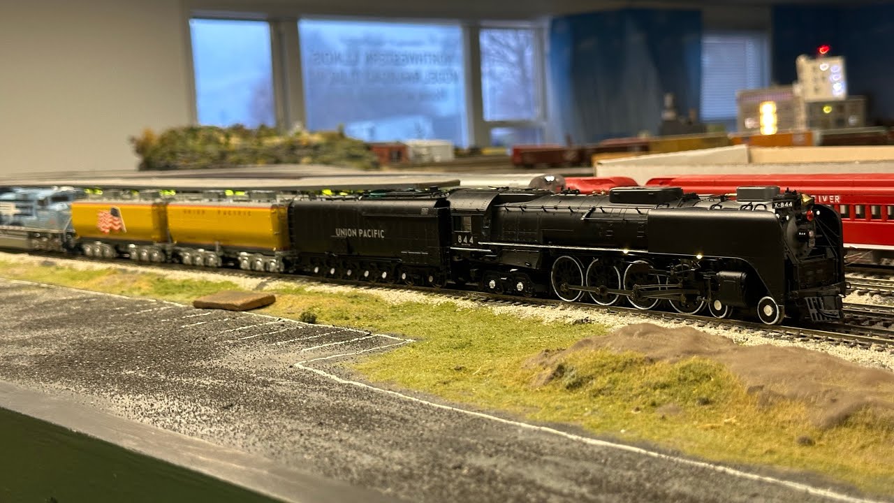 HO scale union Pacific excursion train union Pacific 844 and 1982 ￼