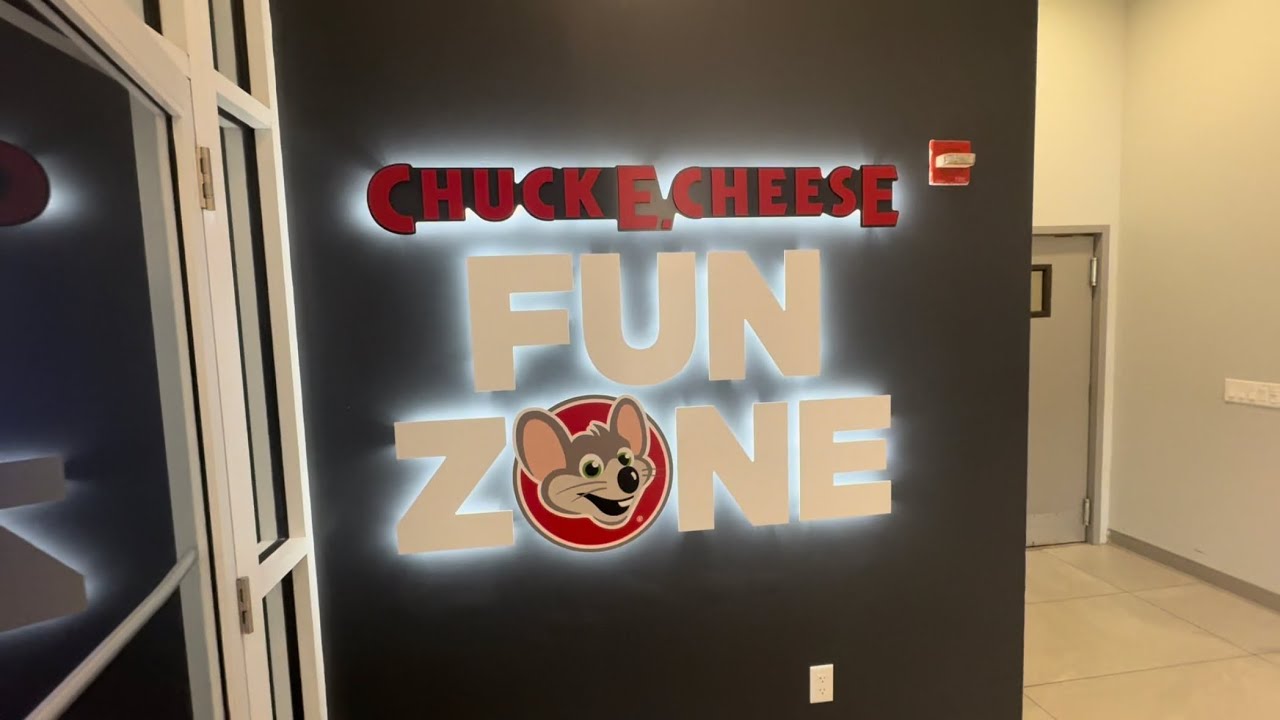 Зона развлечений Chuck E Cheese в Киссимми, Флорида, тур по курорту Holiday Inn
