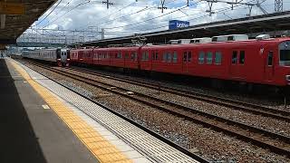 【名鉄】6500系(6512F) 準急•佐屋行きを追い越す2200系(2212F) 特急•名鉄岐阜行き 堀田駅通過