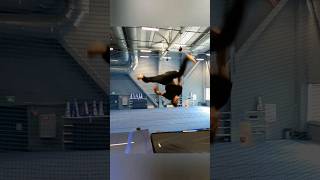 Full in back out hyperhook #tricking