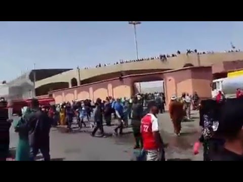الآن من أمام ملعب الشيخ محمد الأغضف بمدينة العيون 15 03 2016