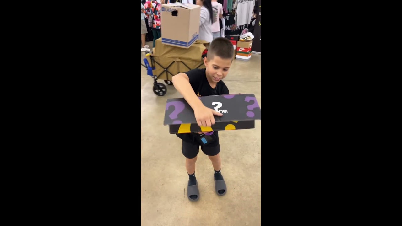  275 Sneaker Mystery Box Hypebeast Sneakerhead Shorts Sneakers