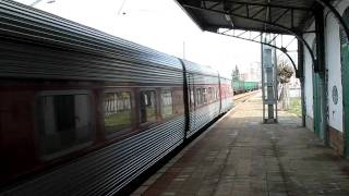 Cruce en Villamanín 3. Talgo III Gijón - Barcelona.
