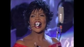 CeCe Winans: 'No One' (34th Dove Awards)