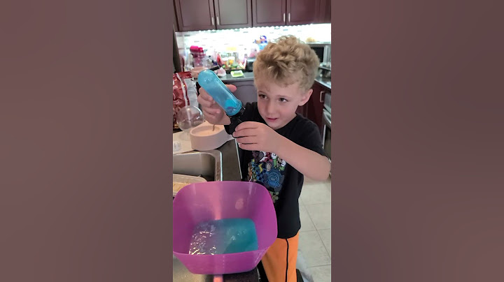 5 year old opening a Mr. Beast Lab Swarm GATCHA Toy!