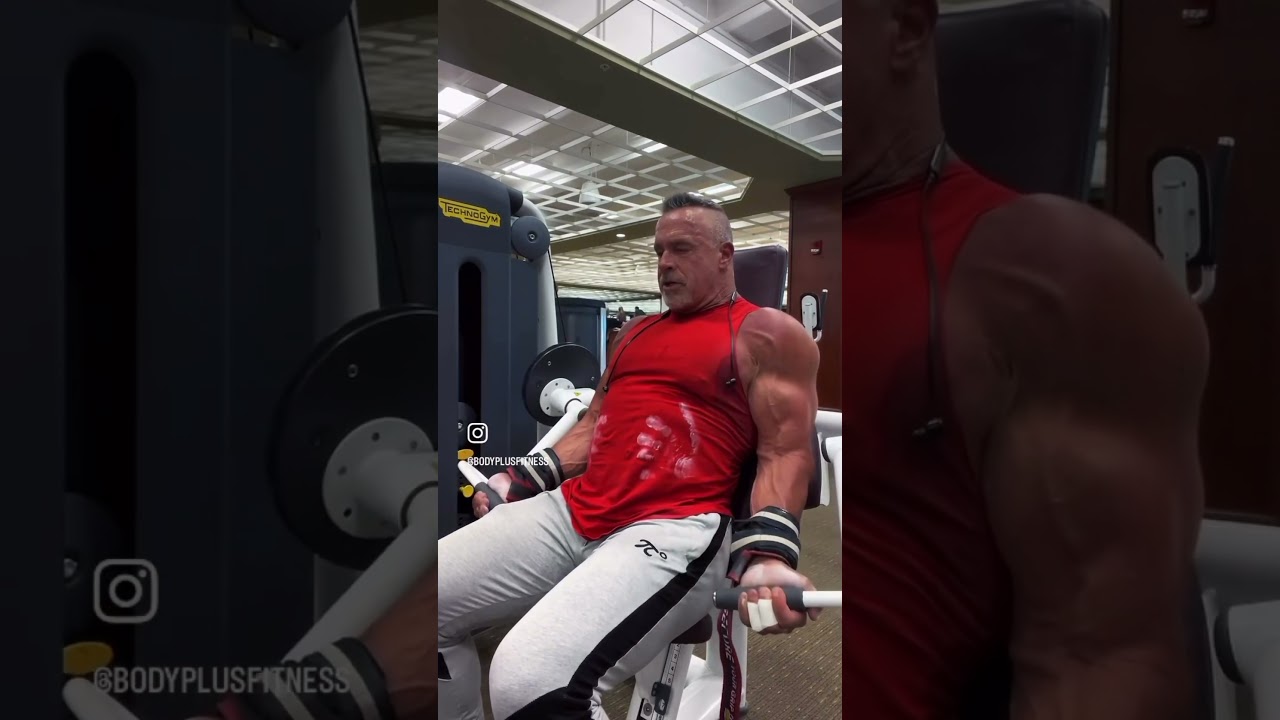 For the best possible contraction of the bicep, always lead with your wrists when doing bicep