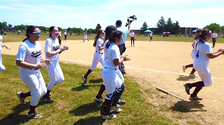 Florida commit ALEXIA CARRASQUILLO hits 3 homers f...