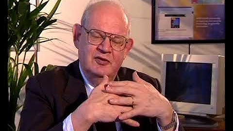 Benoît Mandelbrot - Beginning to work on the problems of Julia and Fatou (81/144)