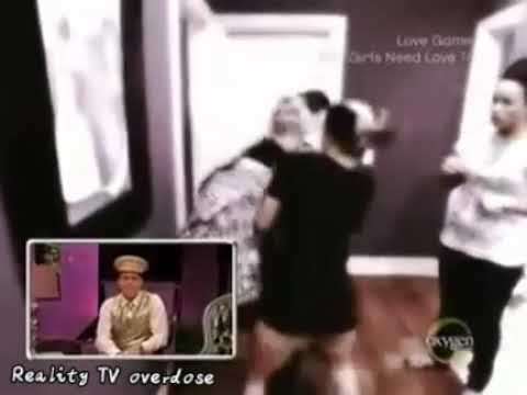 BGC6 Kori  Ashley Recap Sydney entrance REUNION