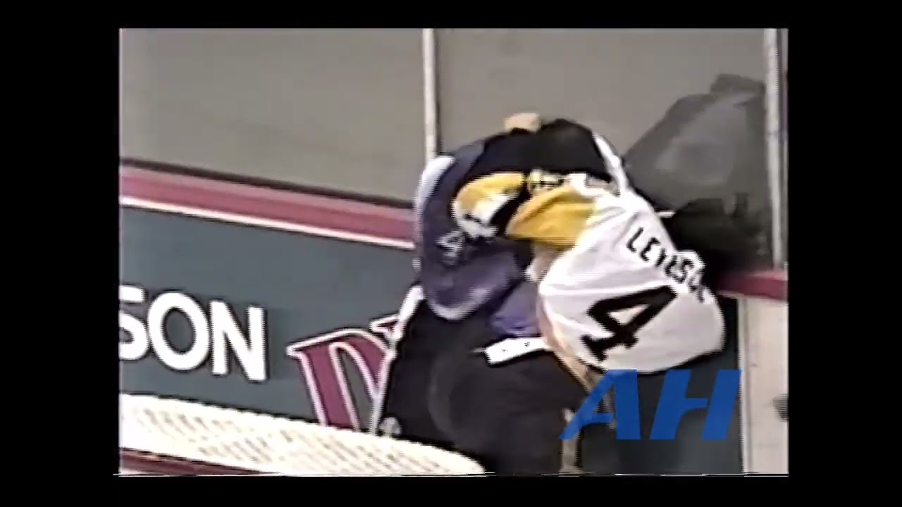 QMJHL Feb. 9, 1996 Yannick Dupont,RIM v Jonathan Levesque,BEA Rimouski Oceanic Beauport Harfangs