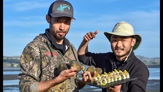 Download lagu Gettin 39 DIRTY with FISHERMAN 39 S LIFE Making Clam SUSHI Gettin 39 DIRTY with FISHERMAN 39 S LIFE Making Clam SUSHI