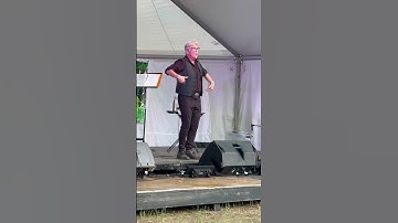 ASL live performance of Blackbird by Rhiannon