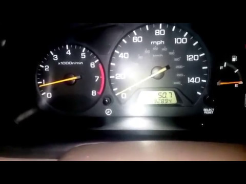 Video: ¿Cómo se reinicia la luz de mantenimiento requerido en un Honda Accord 1998?