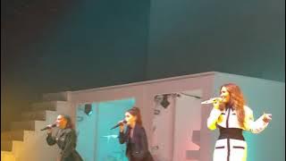 Vitaa x Slimane - Baladé ( avec Camille Schneyder et Sola ) - VerSuS Tour - Accor Arena [22/10/21]