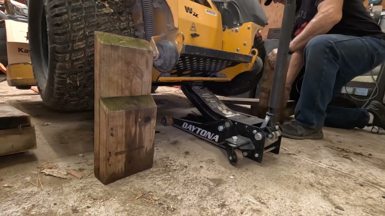 New Kawasaki FX850V on a ZK61 Wright Stander. - YouTube