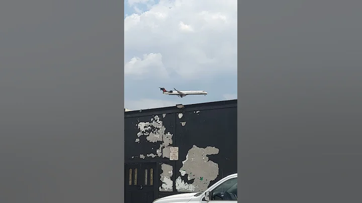 Air Canada 7946 Landing in Toronto from Regina