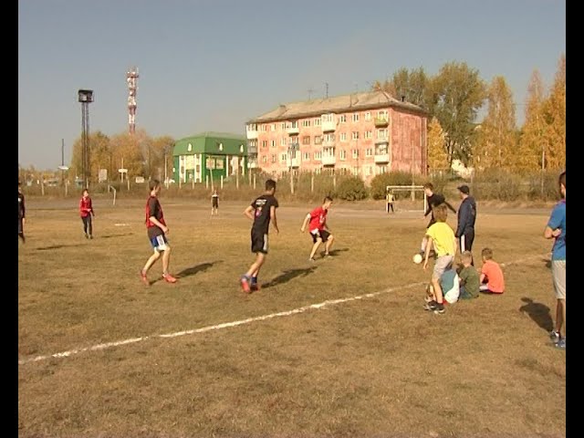 Первые игры Первенства по футболу среди профессиональных образовательных учреждений