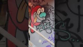 Vancouver graffiti tour #2 - trackside warehouse wall, April 2021