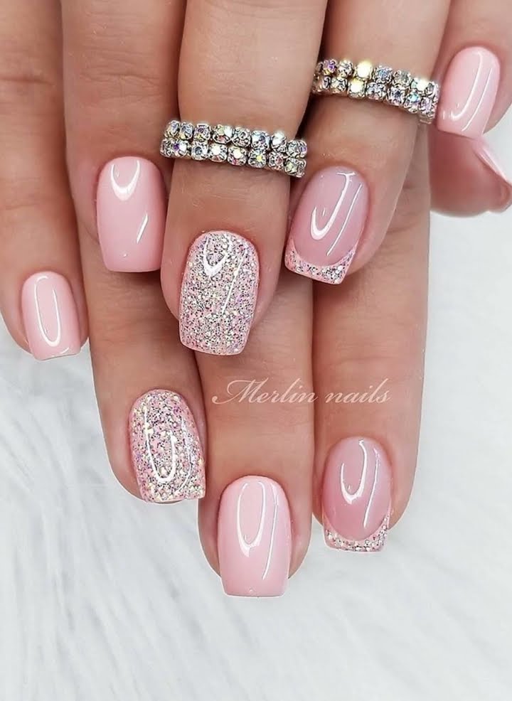 серо-розовый маникюр