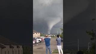 Tornado causes damage in Lincoln, Nebraska