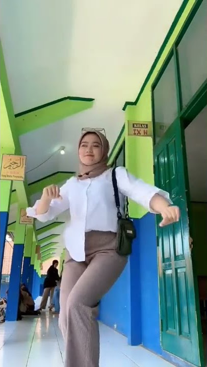 goyang jaipong #shorts #goyangjaipong #goyangtiktok #wanitacantik #tiktok #tiktokvideo #cantik