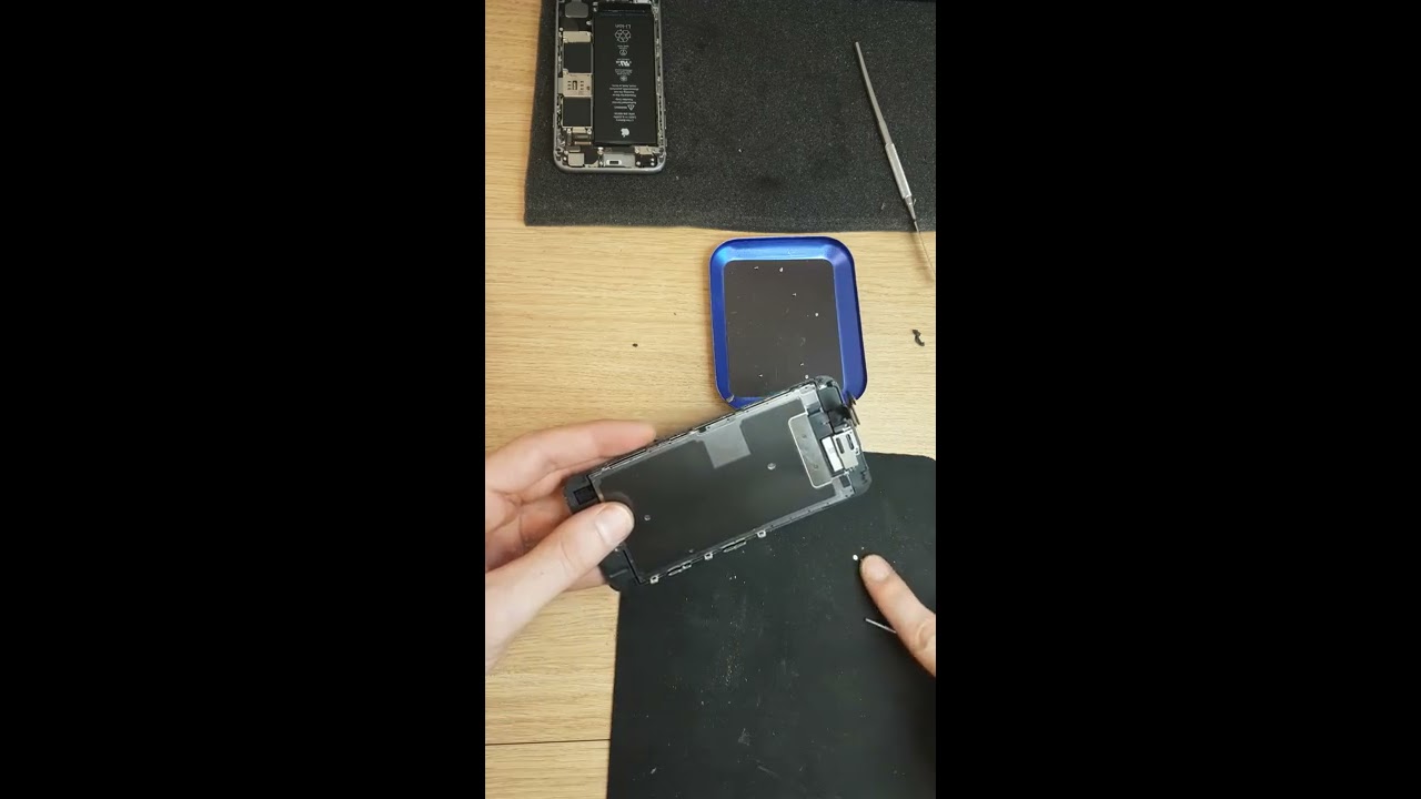 Apple Iphone 6s black - LCD panel disassembling by your hands
