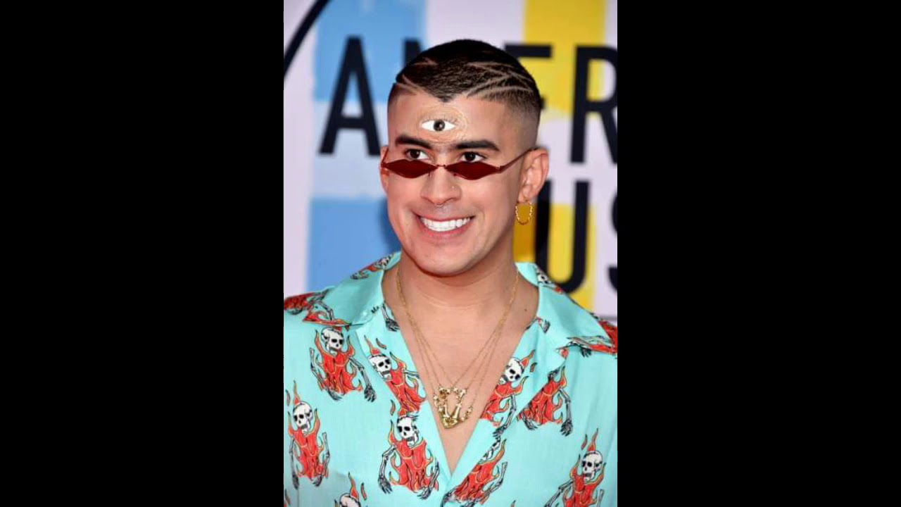 Bad Bunny La Santa (Version Solo) - YouTube