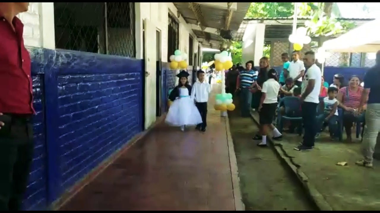 Defile de graduados de kinder. Puerto avaló. 01 corazon aquino