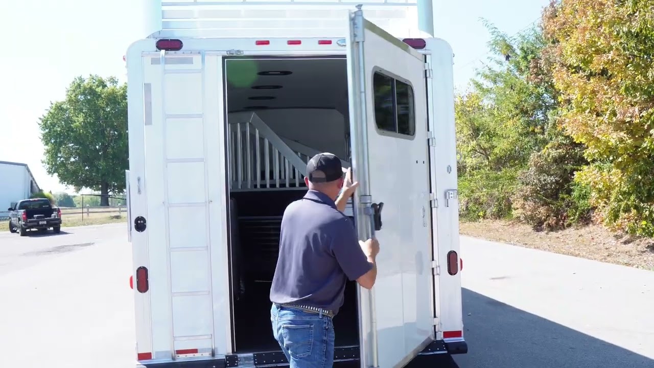 Elite super tack horse trailer for sale