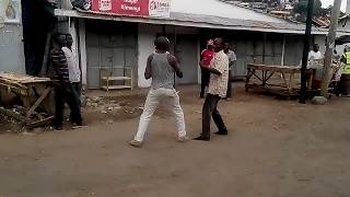 Ngumi za Fundi Seremala ni Hatari Jionee usihadisiwe