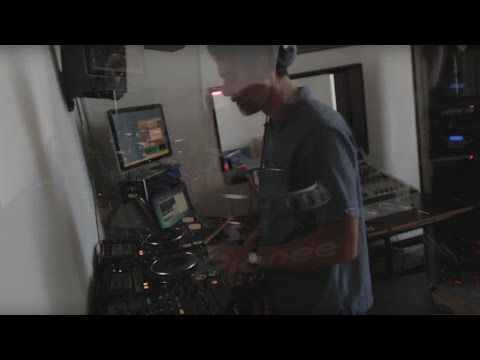 Steve Bicknell in TweakFM (6dimensions)