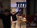 【世界で大流行のアニメダンス「Toca Toca」踊ってみた🕺✨】早く食べたい弟と母上…温度差がエグい…#TikTok #Shorts