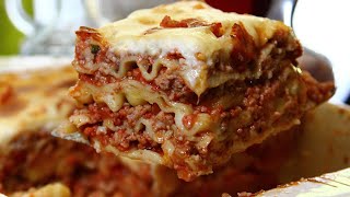 🍷🧀 The BEST Lasagna Bolognese! - Layers of lasagna noodles,  Bolognese sauce, bechamel, and Parmesan