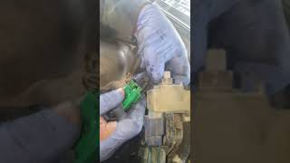 2002 Infinity I35 cam shaft positioning sensor replacement