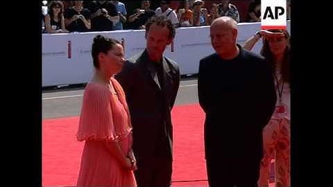 Singer turns venture capitalist to help save Icelands economy