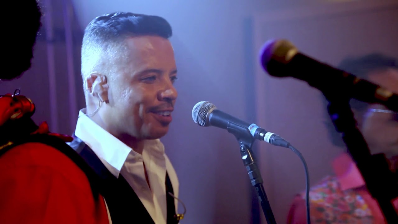 Παρακολούθηση Tiro Ao Álvaro | Art Popular apresenta: Live - Os Bambas στο YouTube Παρακολούθηση Tiro Ao Álvaro | Art Popular apresenta: Live - Os Bambas στο YouTube